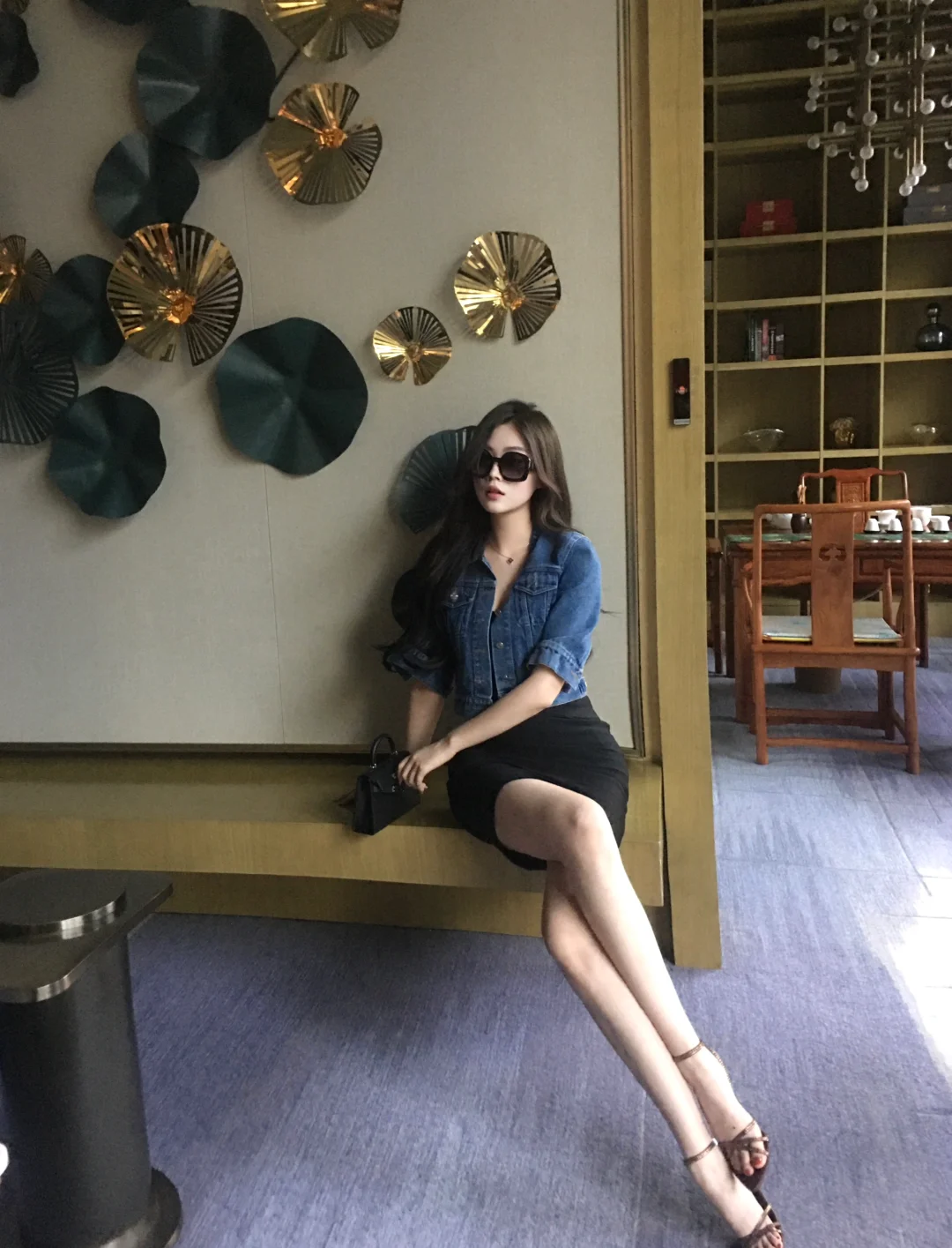 总在年轻时追随女人味🕶️