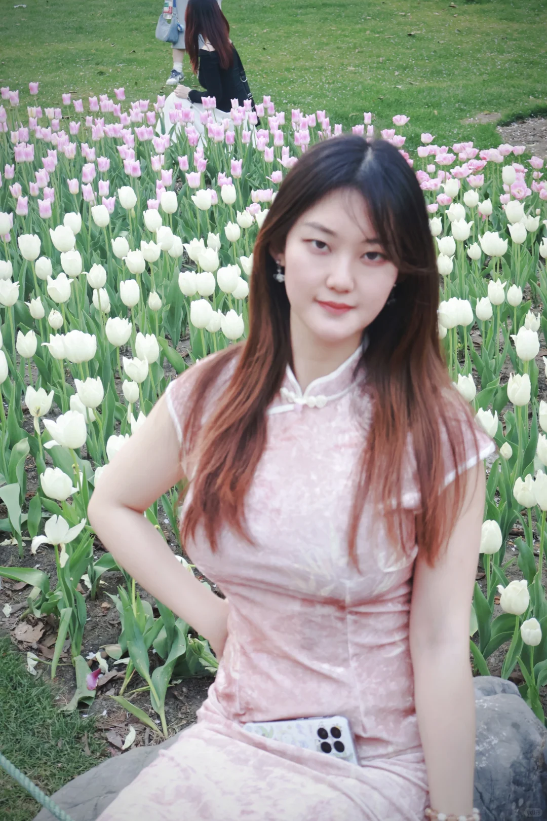 微胖春日穿搭|必须来个粉色旗袍拍拍拍🌸!