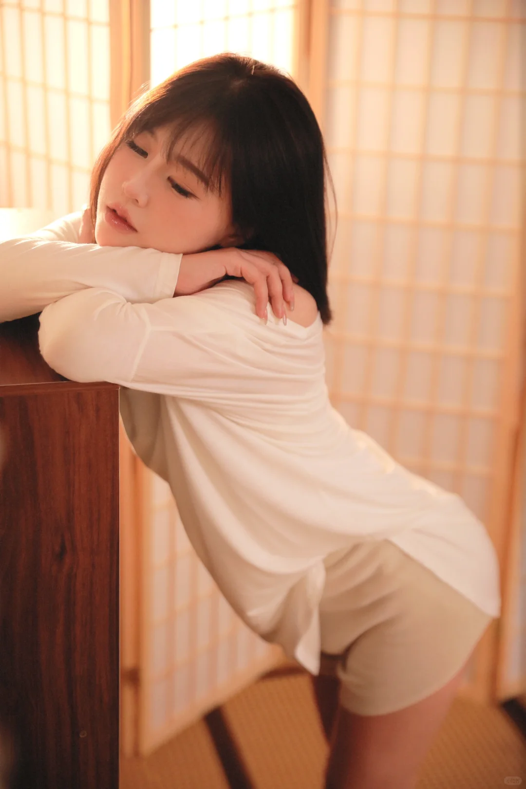 站在田野上的女孩👧🏻🌿