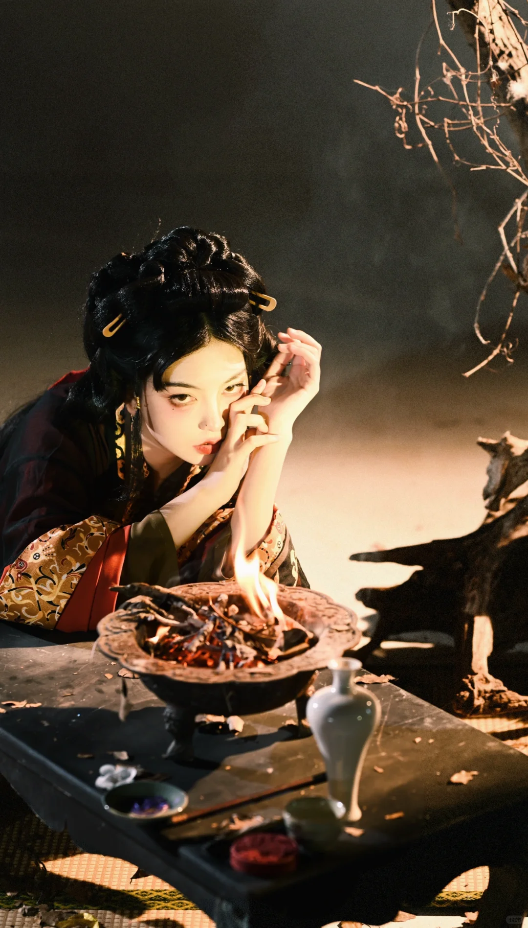 “祸国妖女，胆敢放肆。”