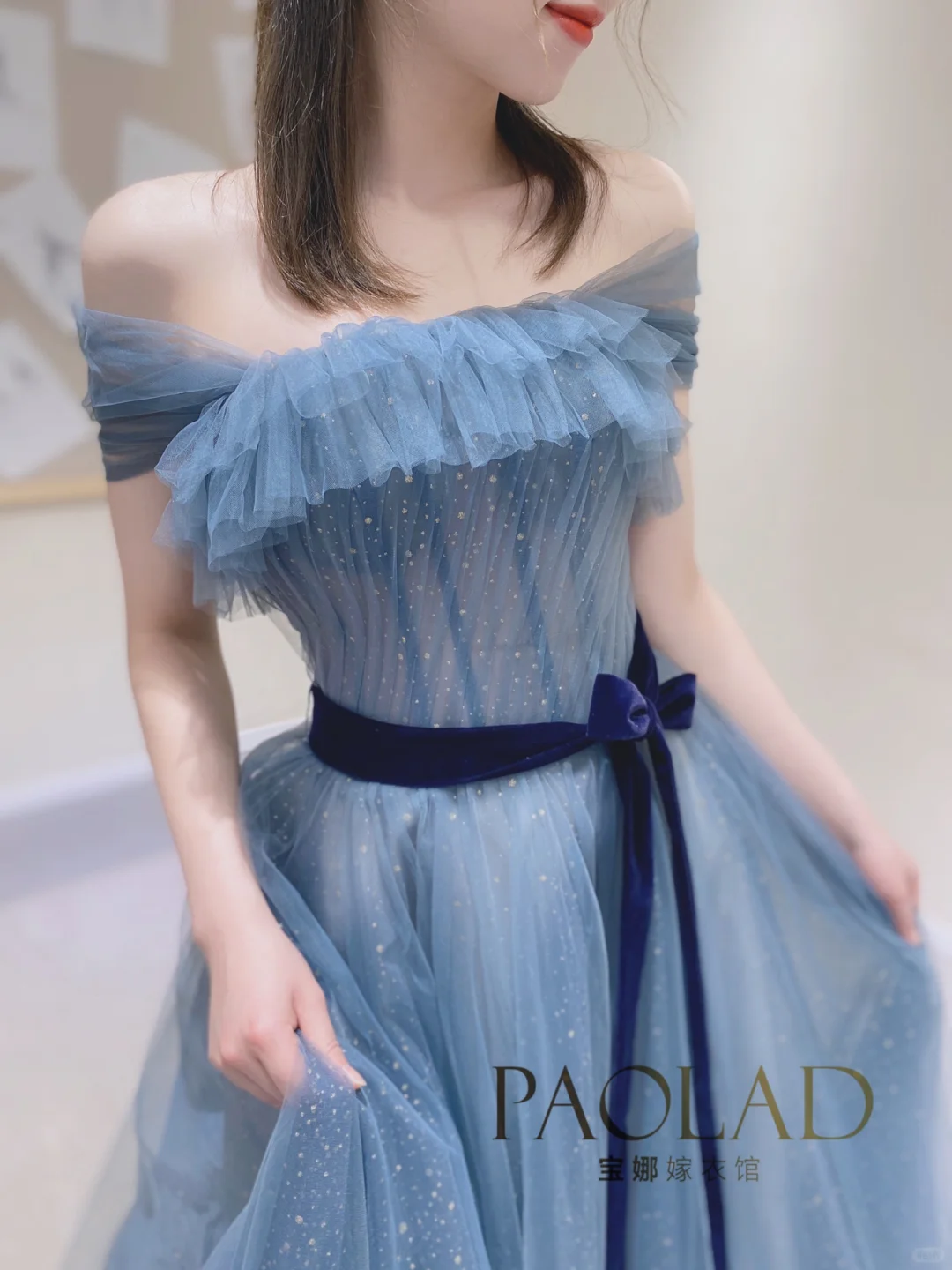 迪士尼在逃公主礼服婚纱～超显白蓝色礼服裙