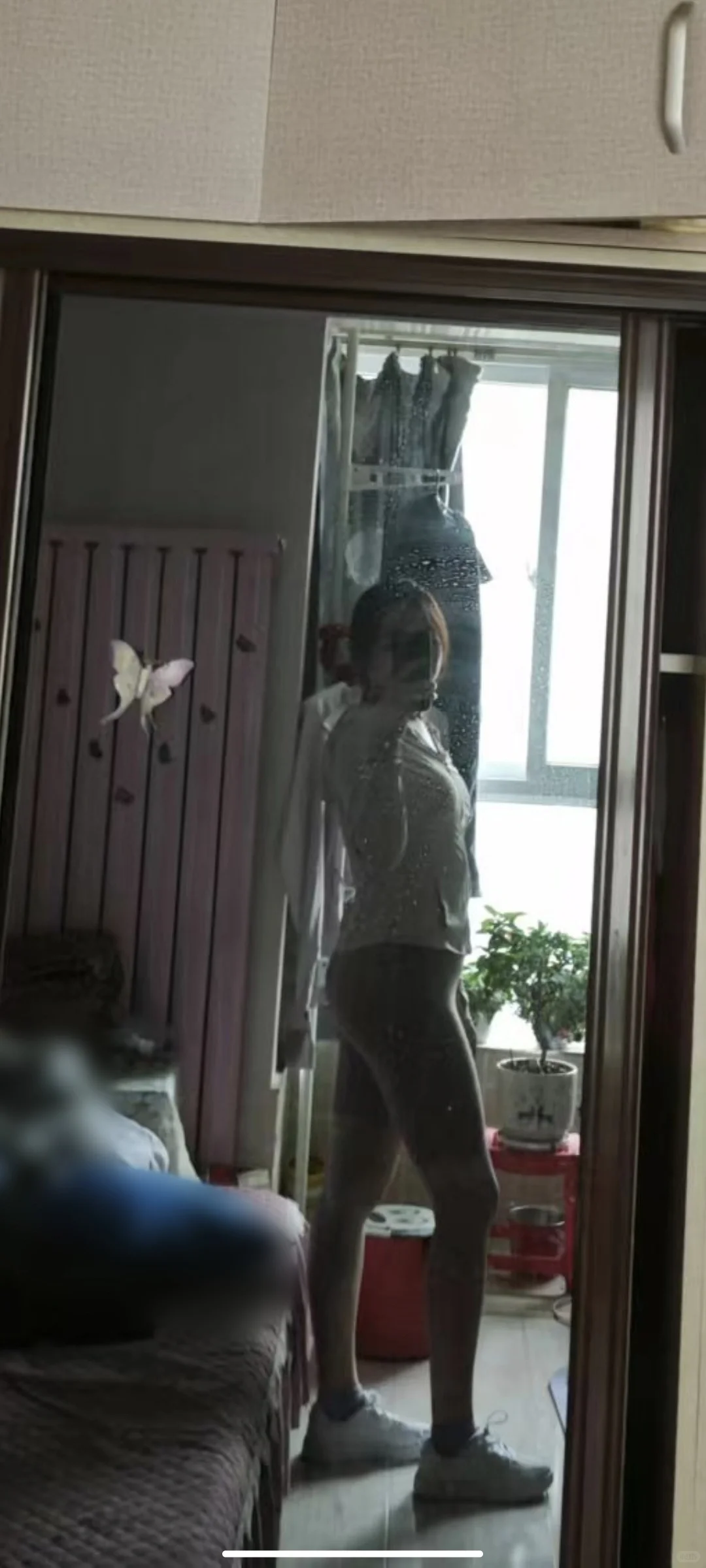 镜子脏了