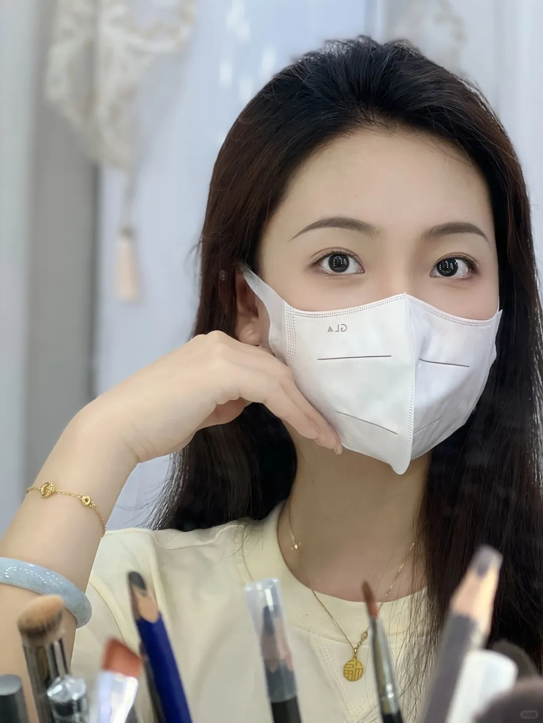 好看眉毛让人心情更好