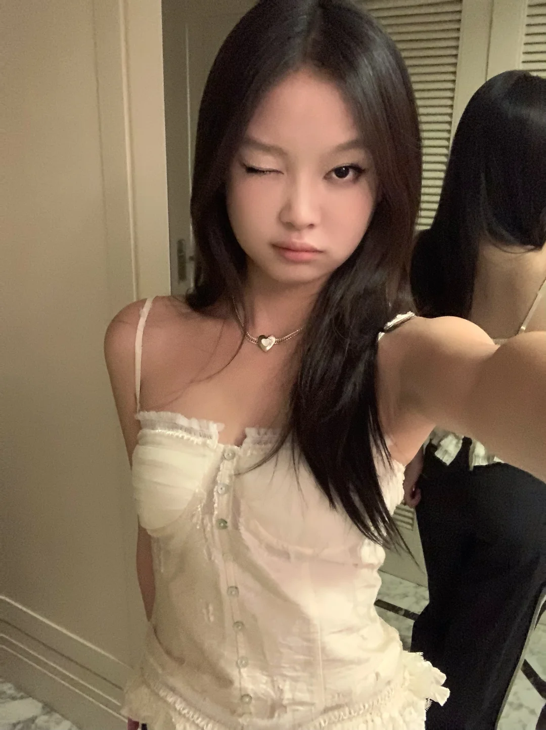 希望吊带全部做成这种款式的！！