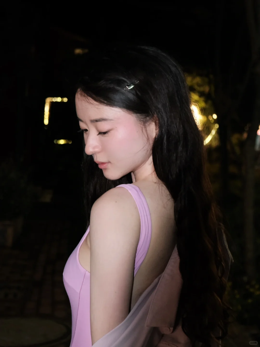 漂亮宝贝大露背💖