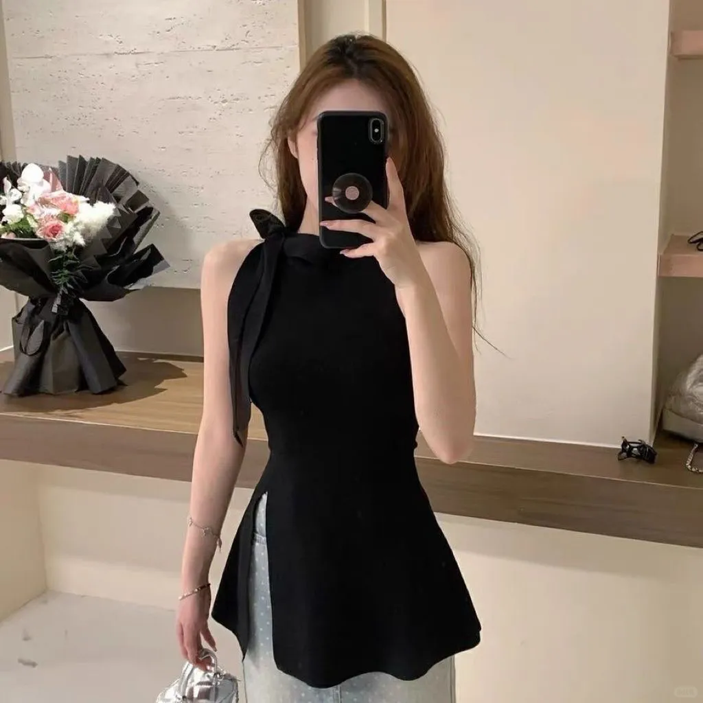 上身超显白的小香背心🎀