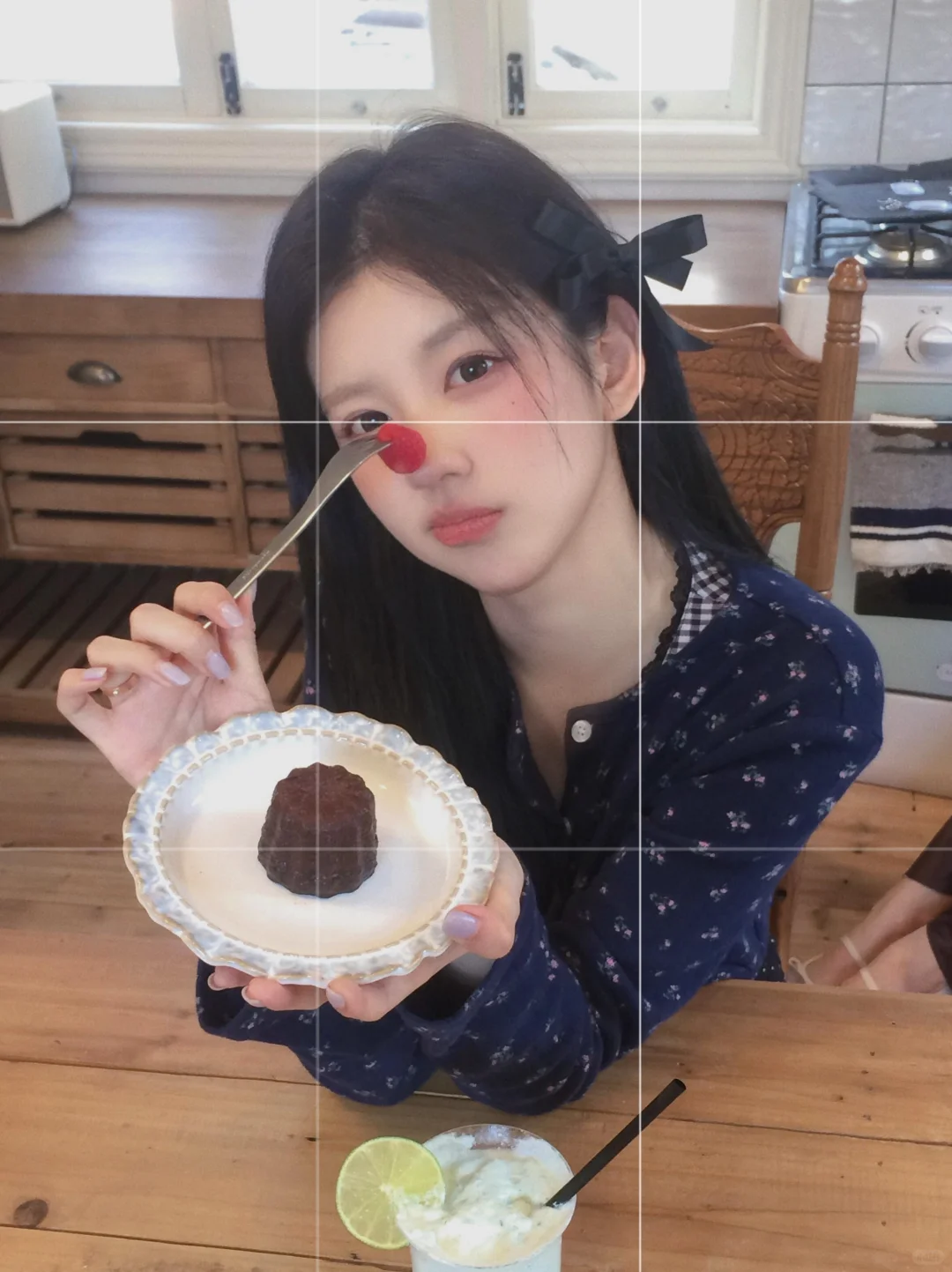 存一组韩女咖啡店拍照姿势📷超自然