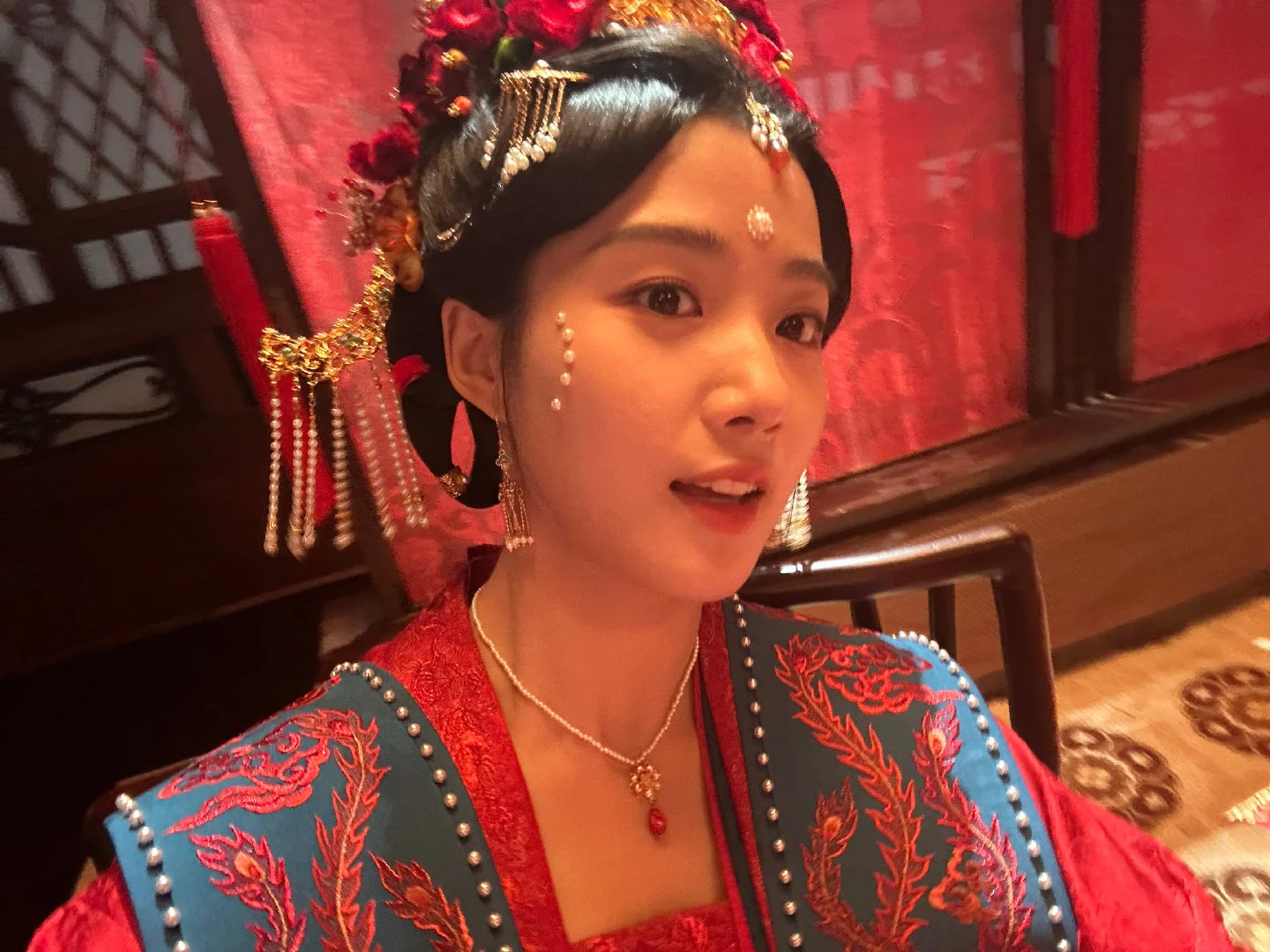 卢昱晓你别太美了