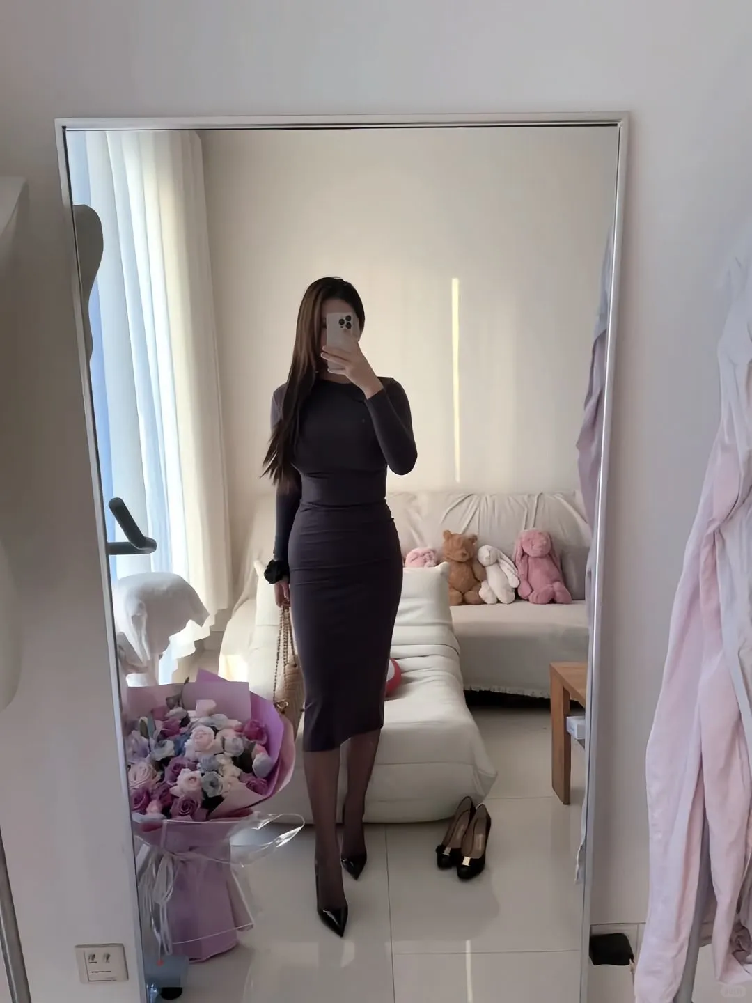 紧身包臀裙真的超显身材😻今天你快乐吗？