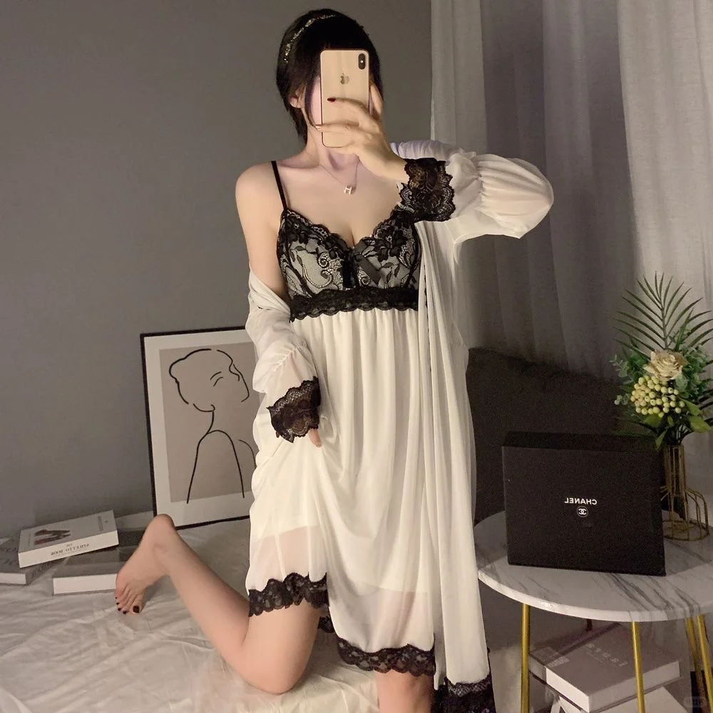 谁能拒绝黑白蕾丝睡衣！高级又性感
