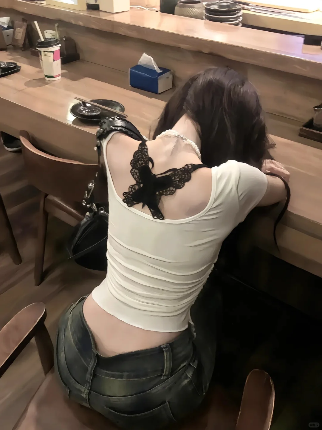 03女大学生蹲摄影师 可大持度互动 配合度高