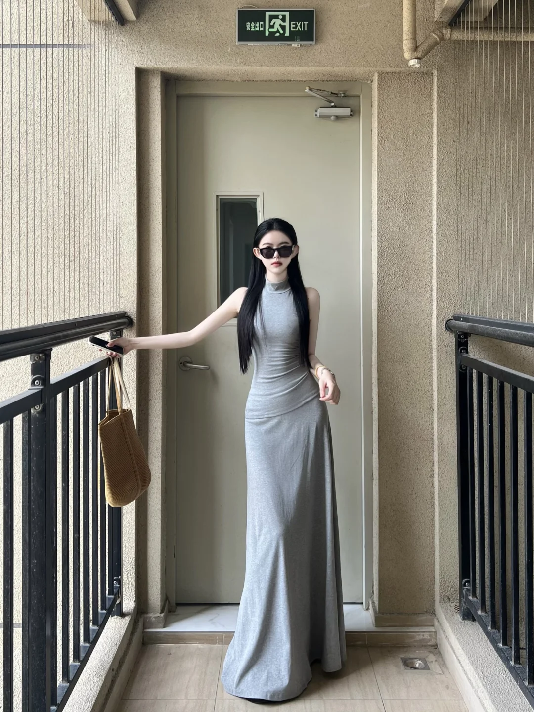 去试试拖地的裙子！