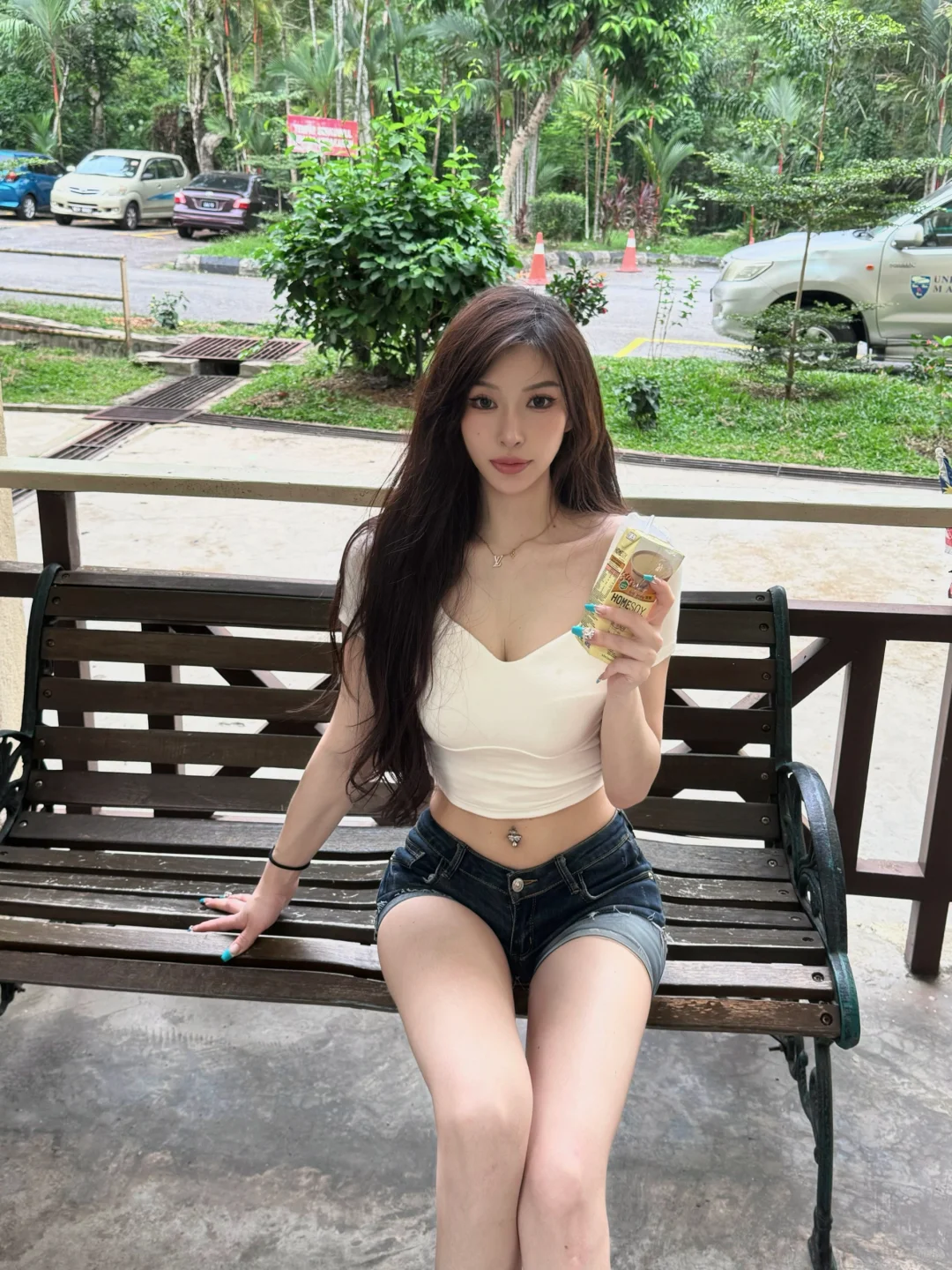 🇲🇾在学校穿露脐装有错吗