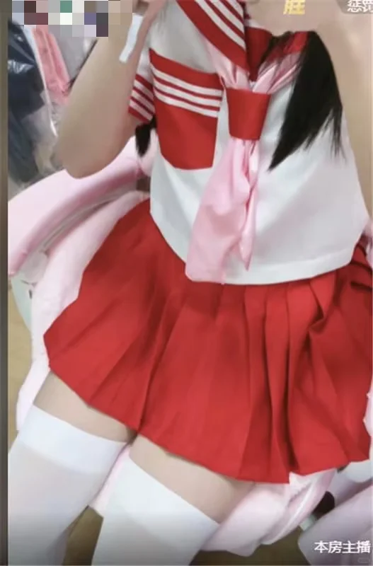 服了，原来当少萝这么吃香，早知道我就……