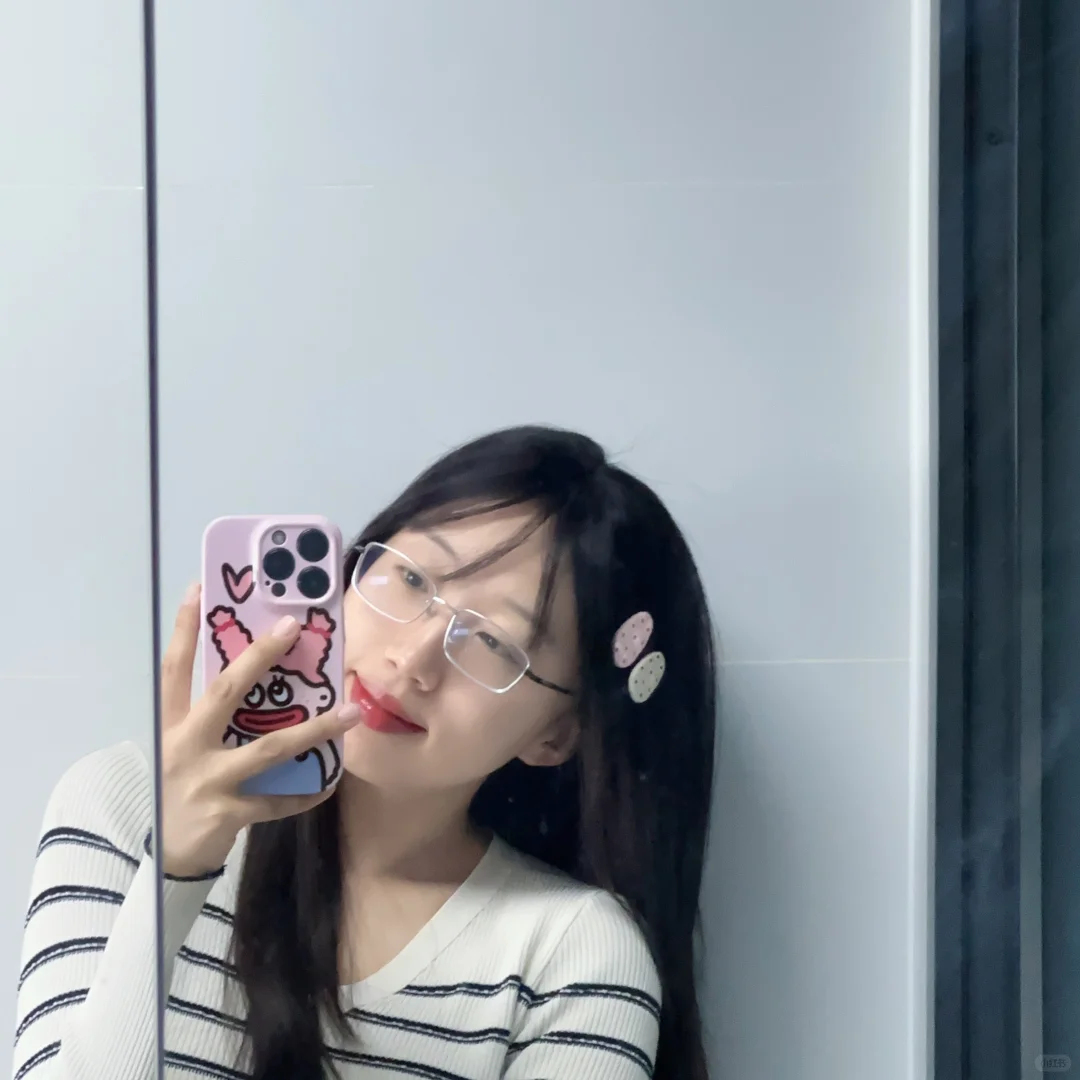 一不小心成了女大