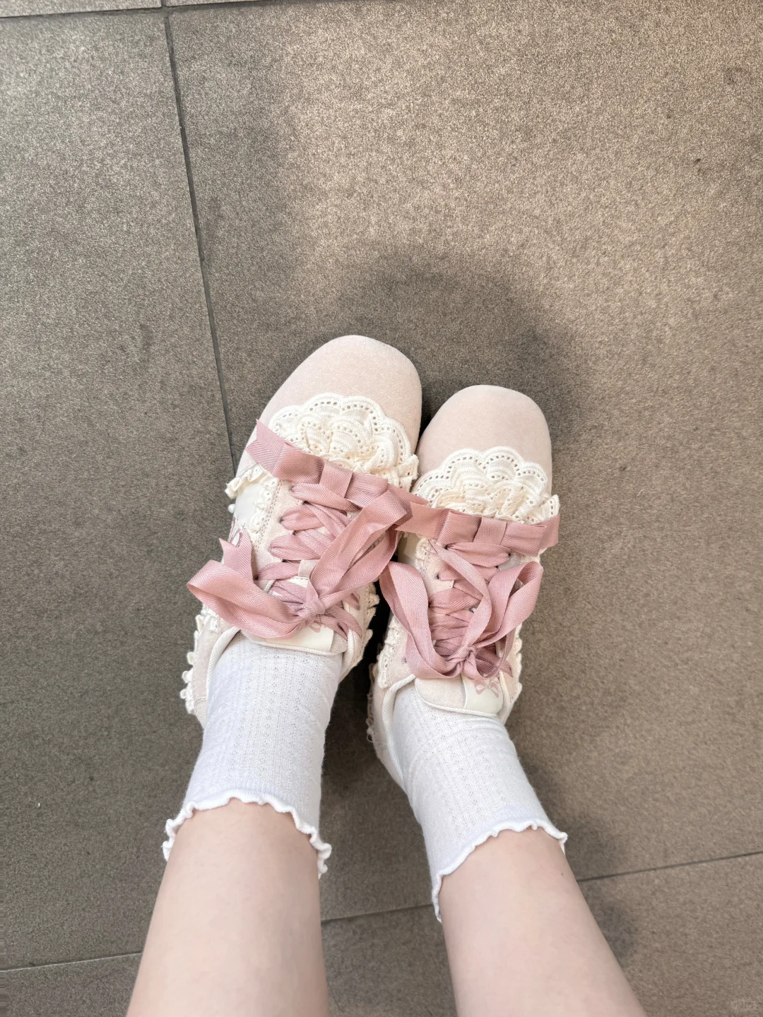 装可爱(๑´ω`๑)。