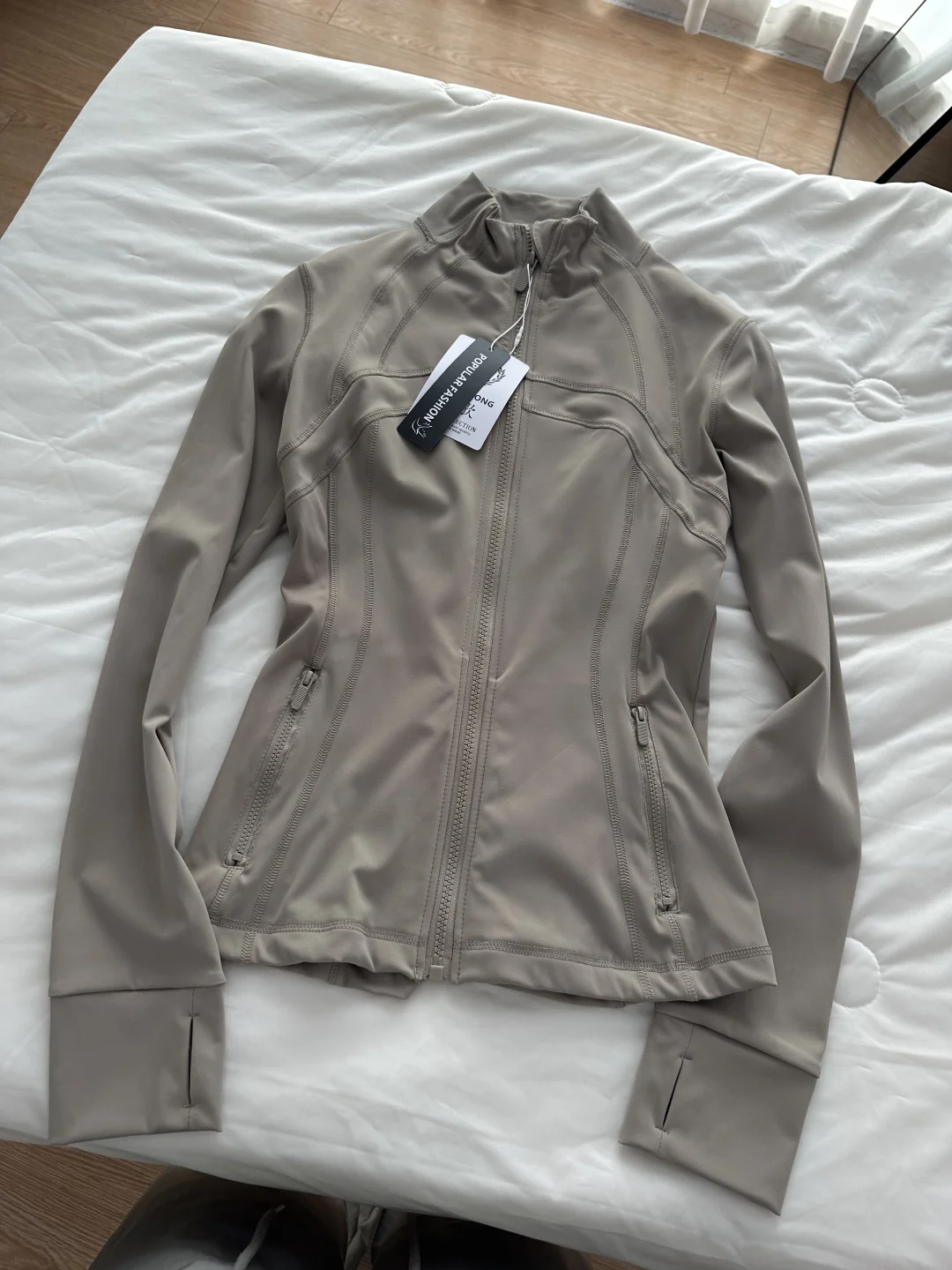 终于被我挖到这种版型的瑜伽服了，巨显瘦！！