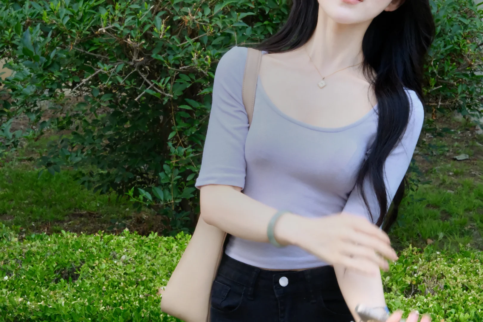 怎么才20岁就有了人妻感