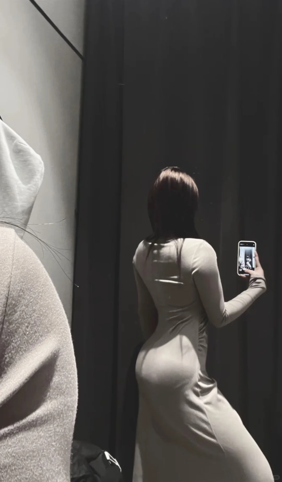 健身女统治包臀裙