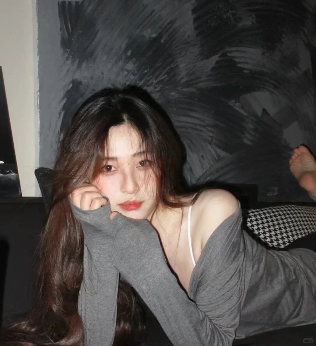新人模特蹲个摄影师拍照 可户 冬 可哒 持杜