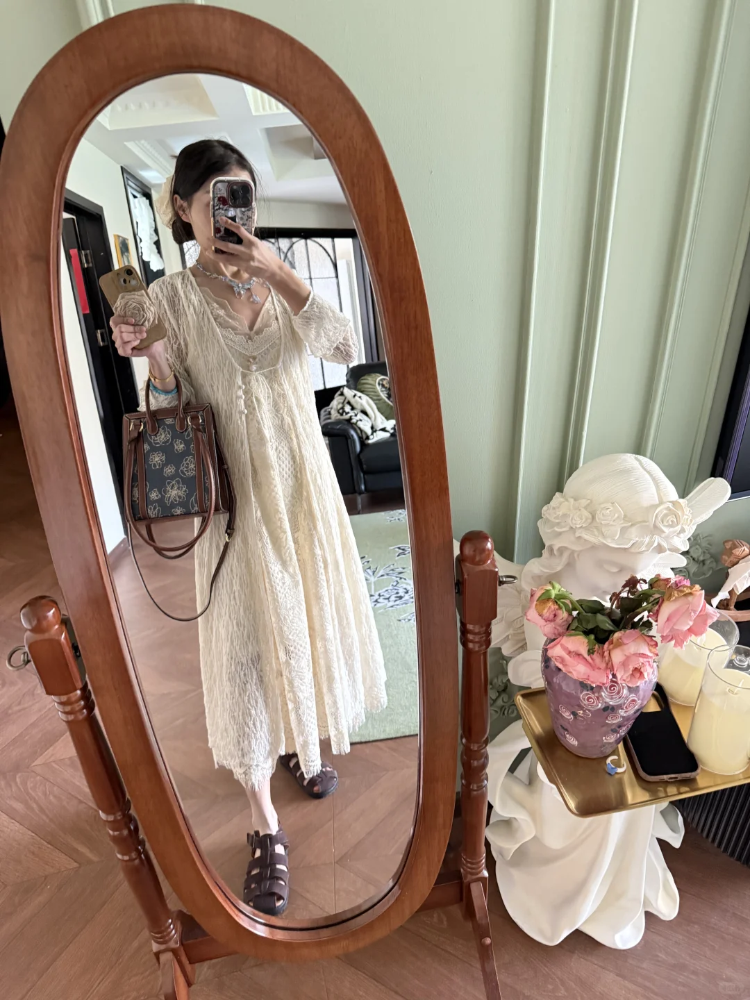 《关于我月入5000很会买吊带裙👗系列》