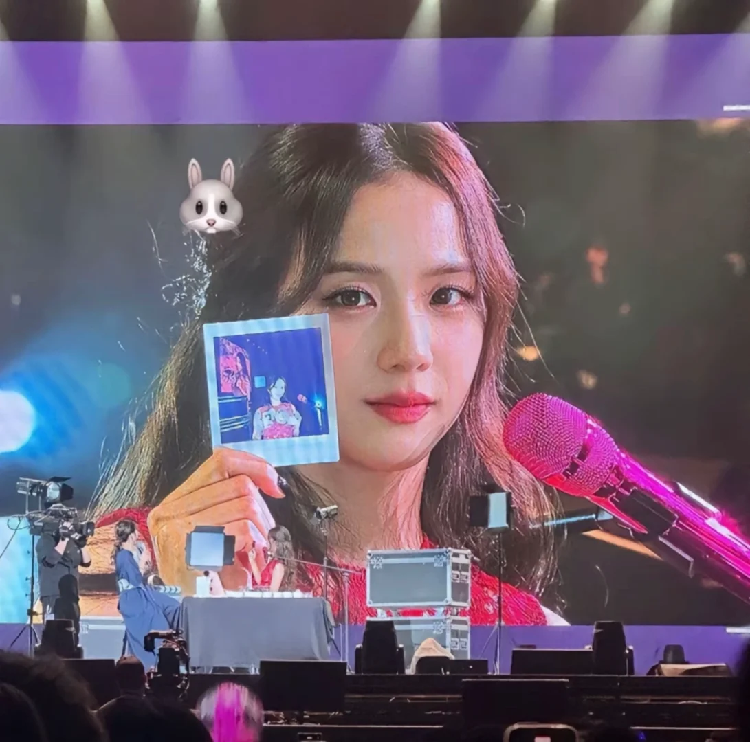 放一张jisoo 的美照o(^▽^)o