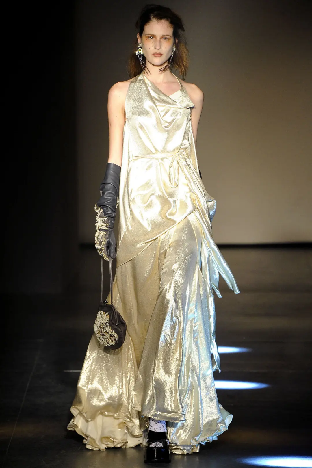 每天分享一个秀场｜Vivienne Westwood 2012