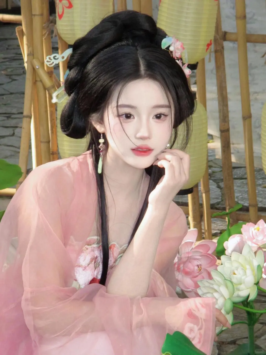 在山塘街拍的粉色汉服真的太美啦😍