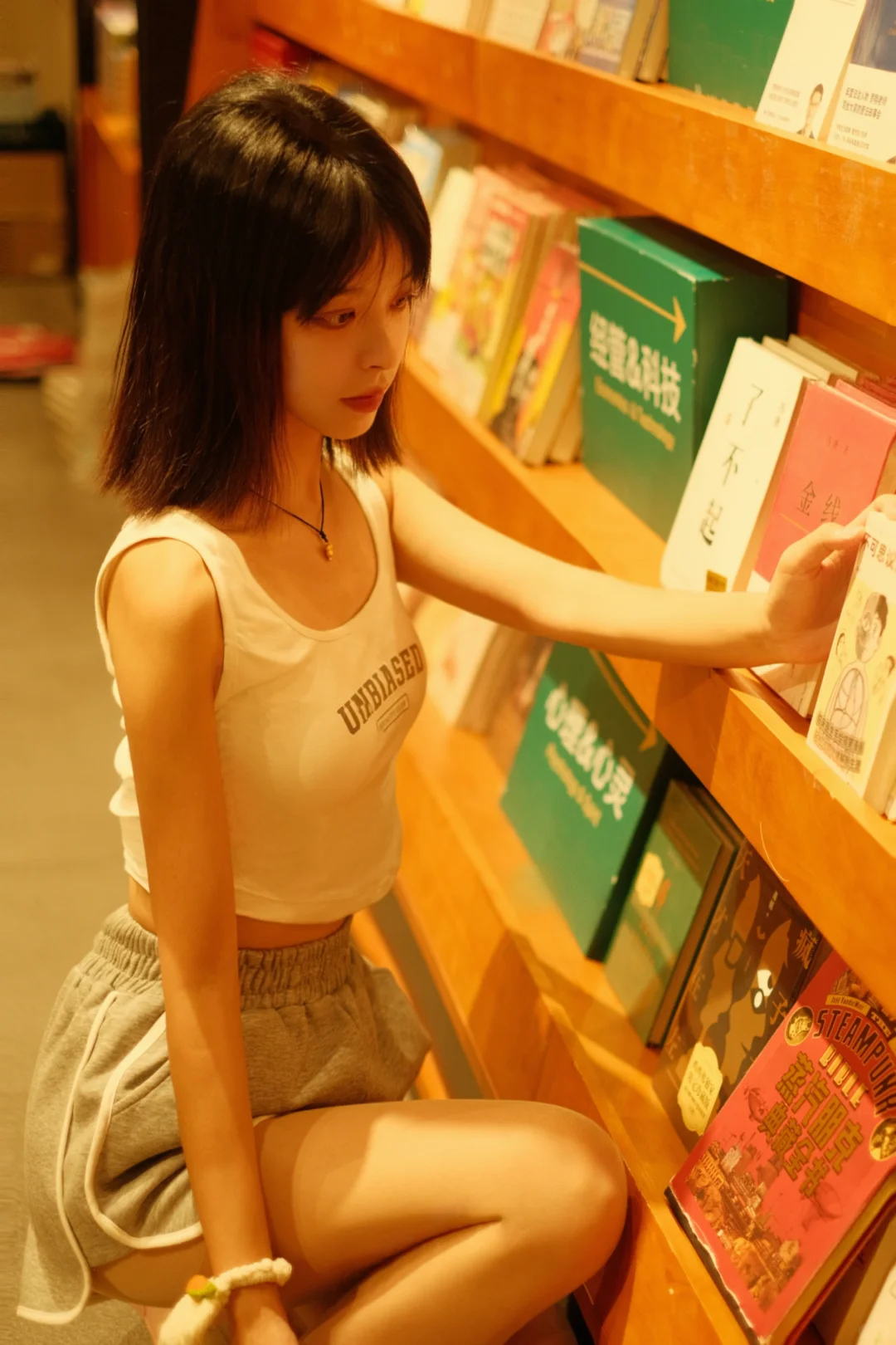 想找一个长期帮俺拍摄（短视频）的摄影师滴