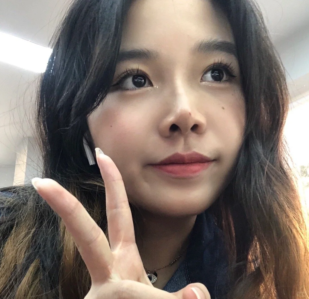 我脸上看起来会怪怪的吗?