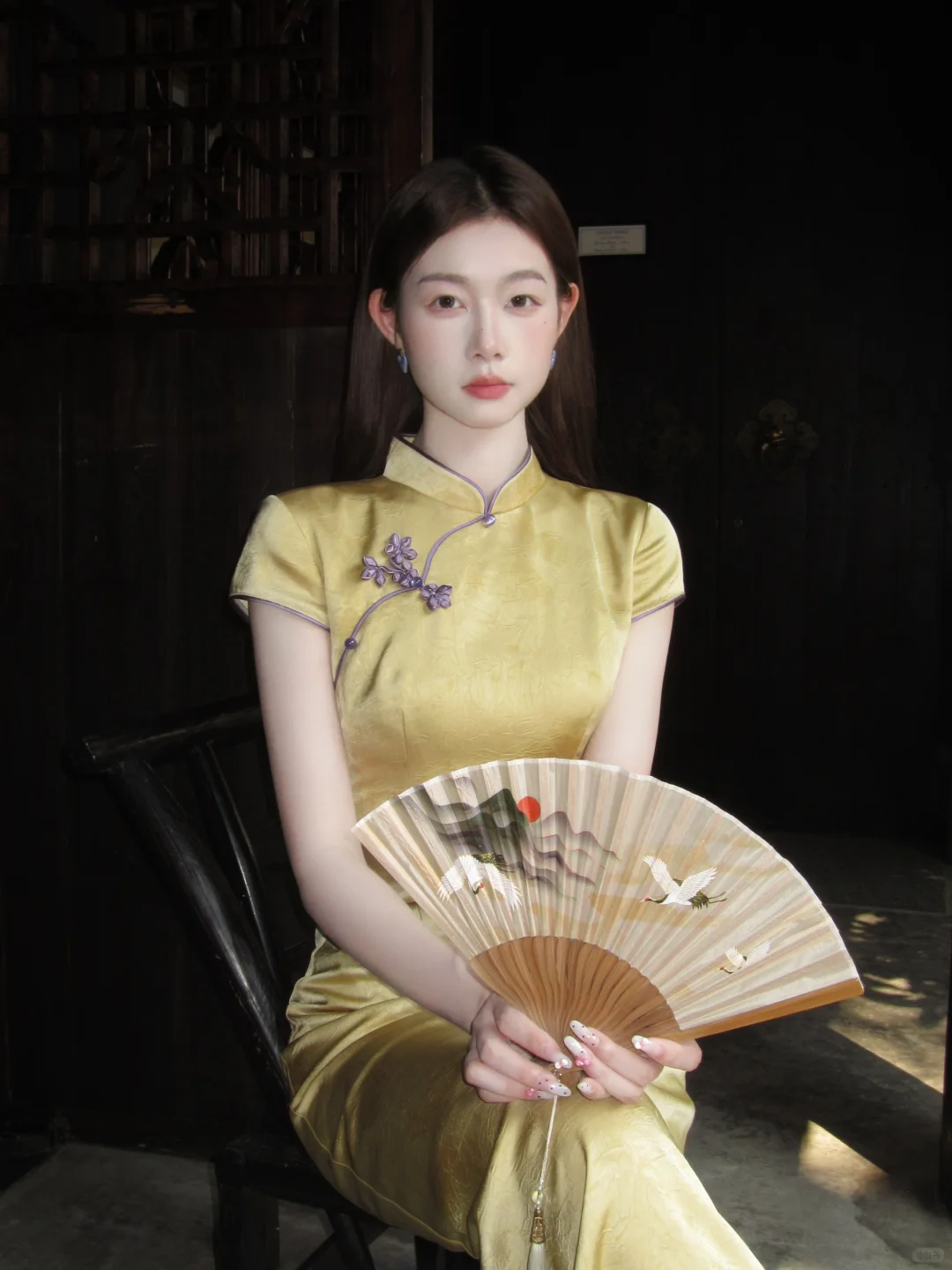 黄色旗袍太明媚啦💛