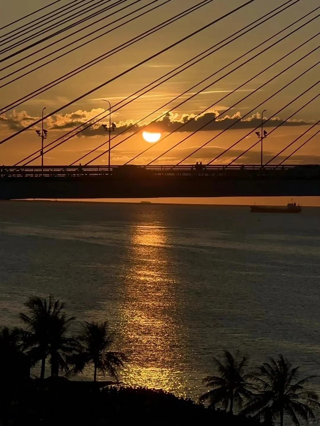一眼沦陷的蓝调海边晚霞📷🌇