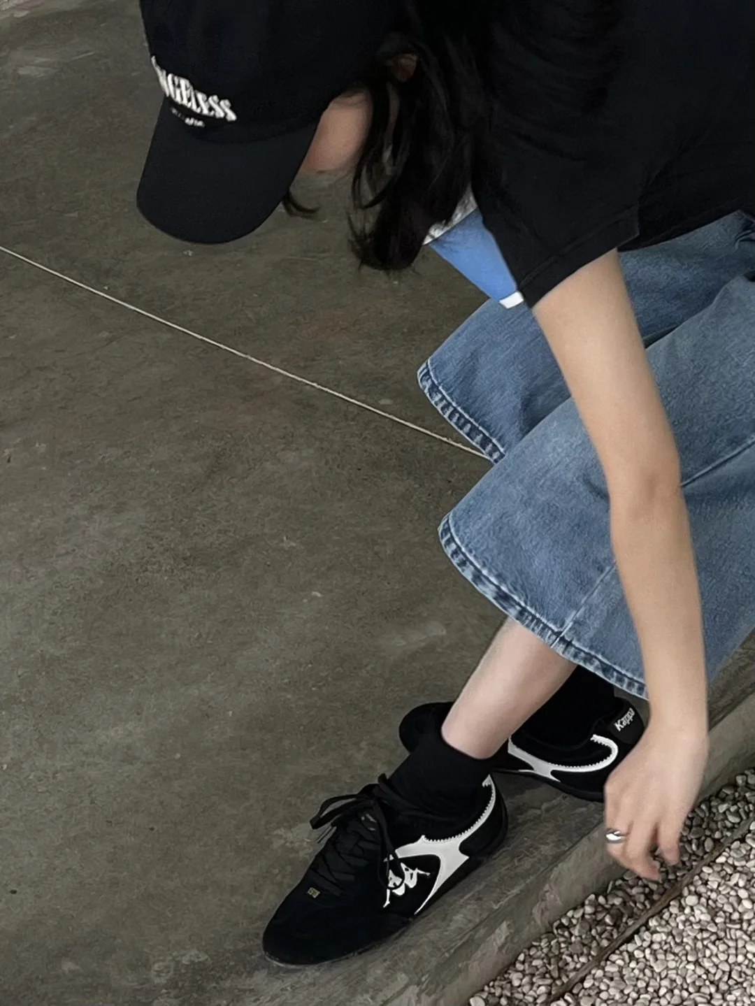 休闲潮流公式：🧢棒球帽➕运动鞋