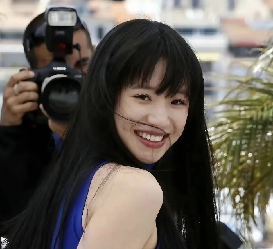 震惊，她也太好看啦