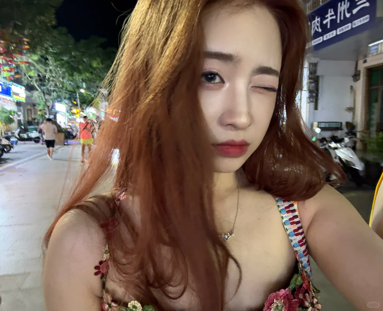🌊【海边穿搭分享+📸技巧｜黑玫瑰&禁忌浪漫】