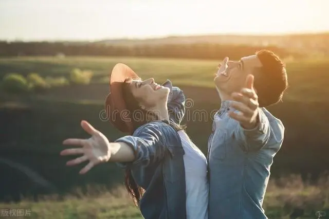 女人主动对你做这些，说明她是情场上的老手