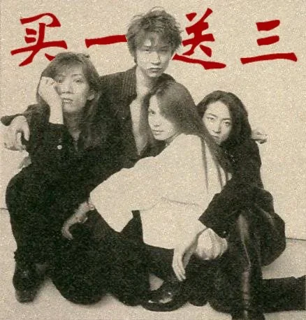 我受不了了老婆你胸和腰给我摸一下