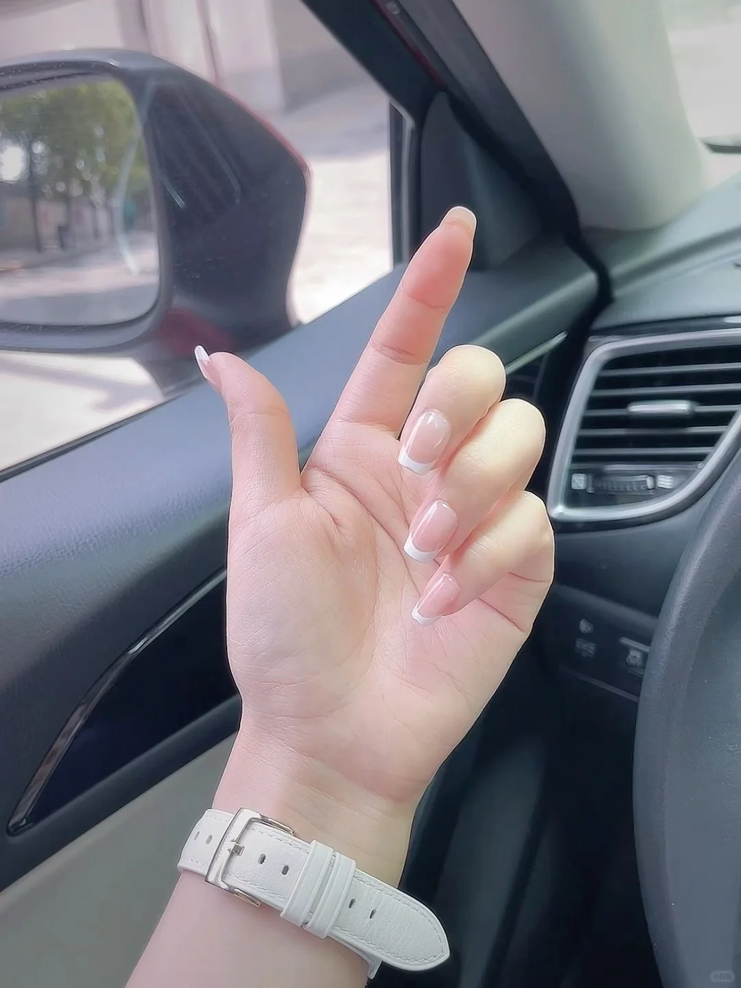 为什么你看到的银行女都比较素？