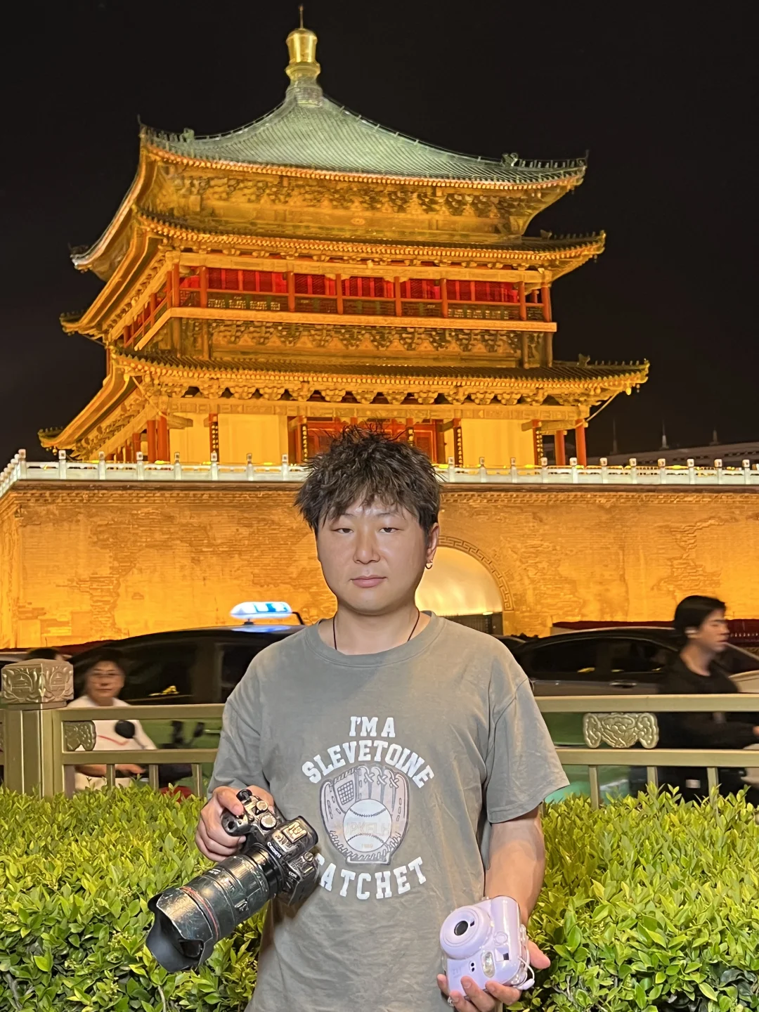 在钟楼为大家免费拍摄，免费送照片