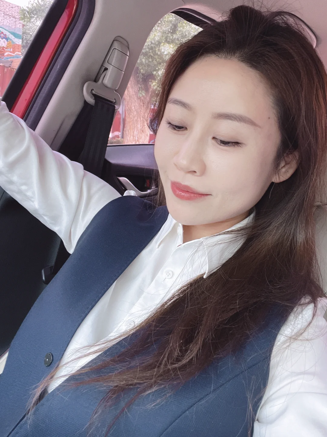 我是开开心心去上班那女的~