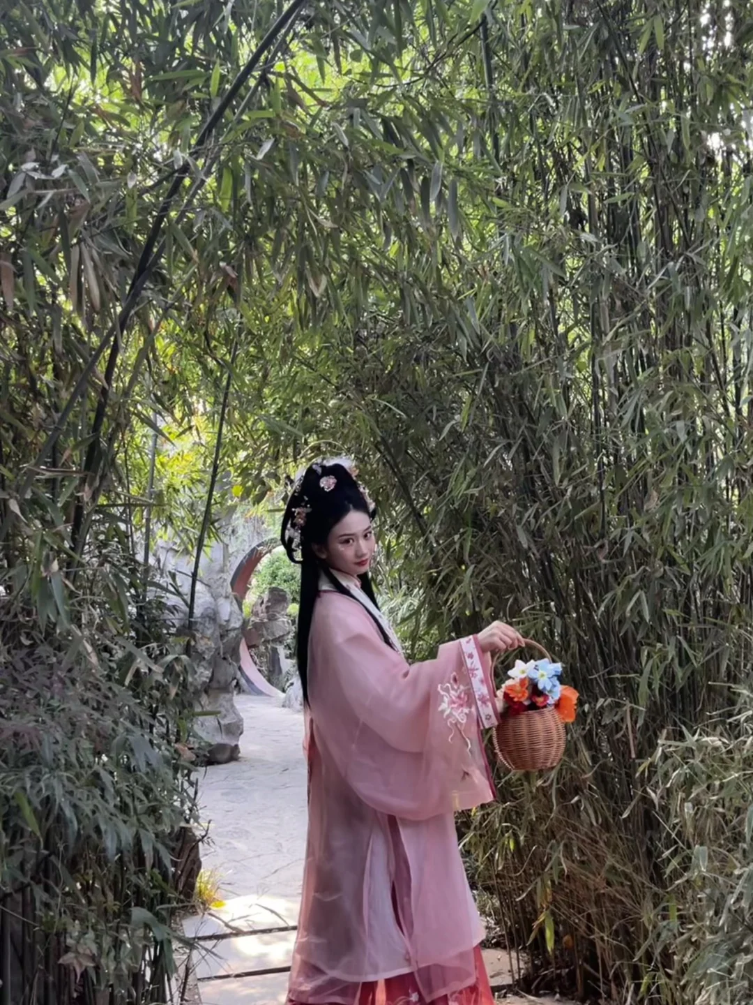 新手蹲互勉女摄影