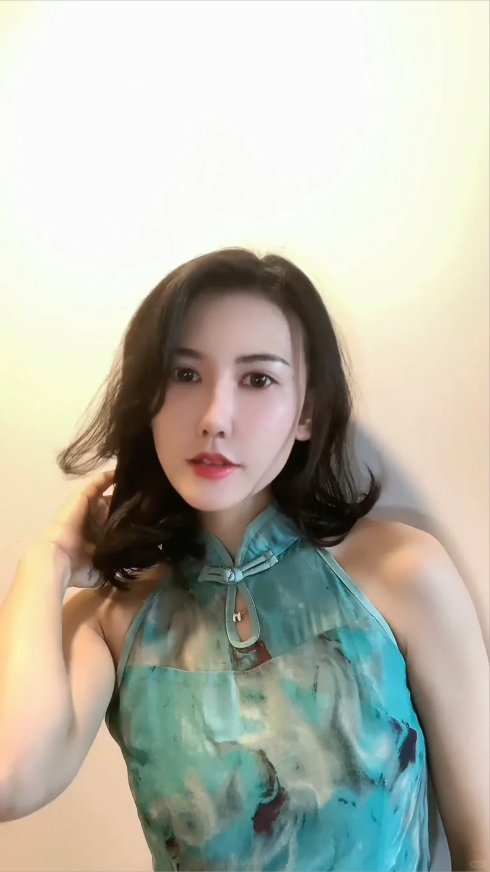 88年37岁，叫姐姐还是阿姨呢？