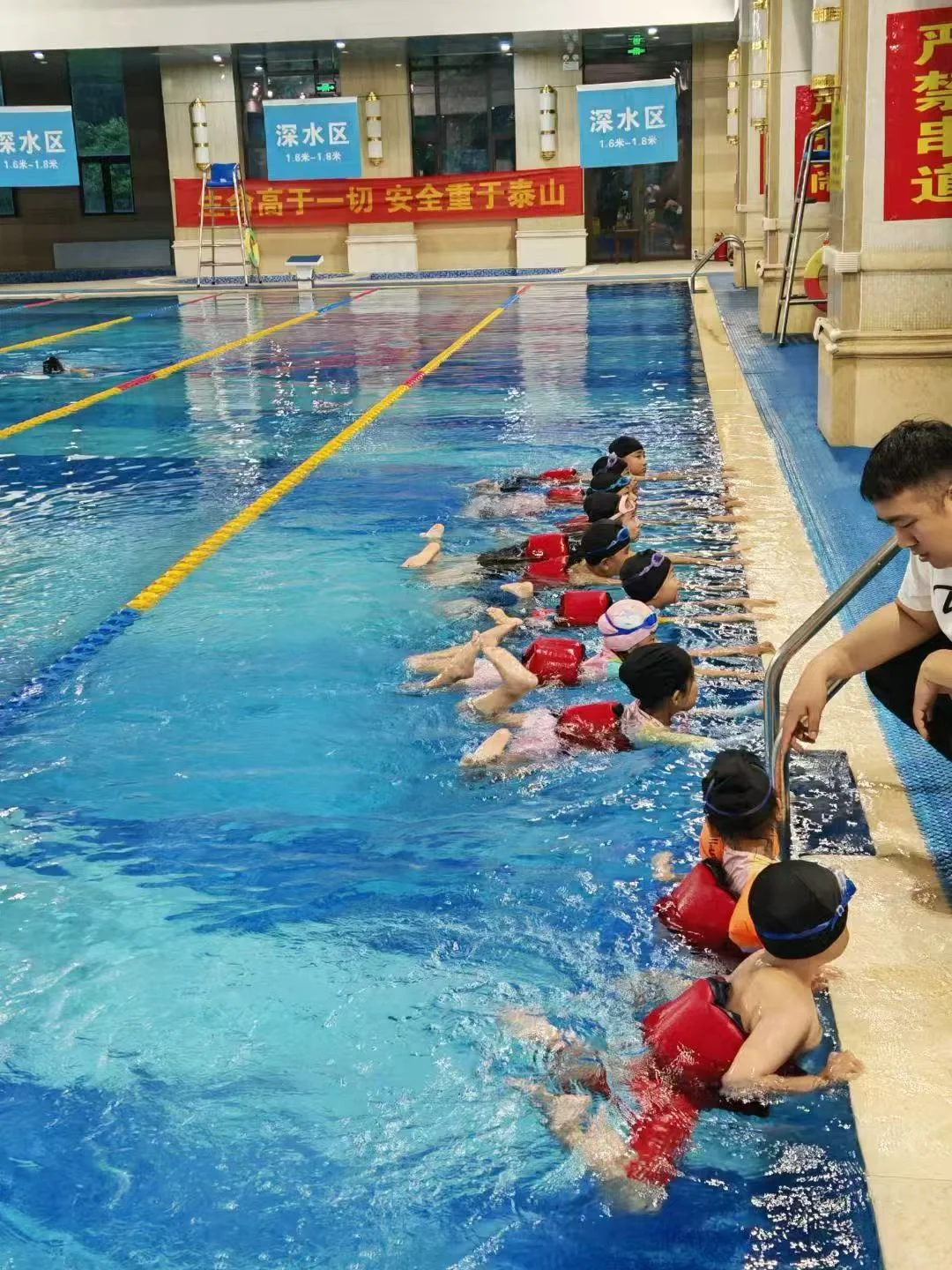 招聘兼职游泳教练🏊🏻🏊🏻🏊🏻