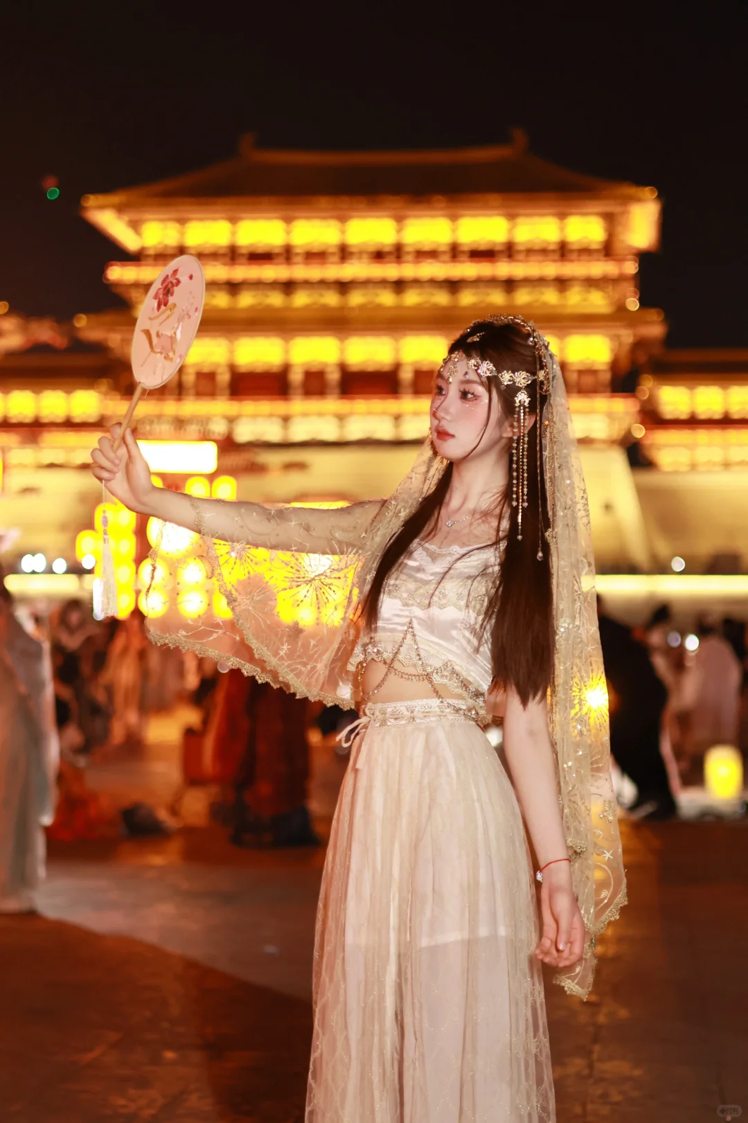 不如随我回西域 夜夜笙歌也不错