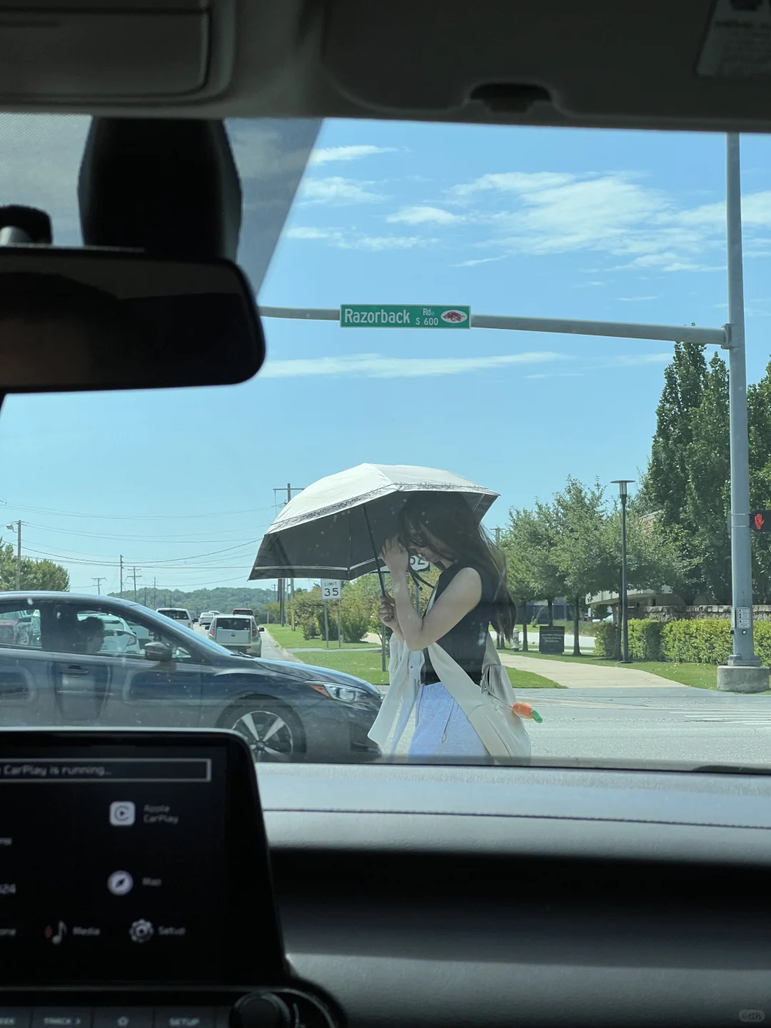 只是偶尔瞥了一眼就被惊艳到的美女
