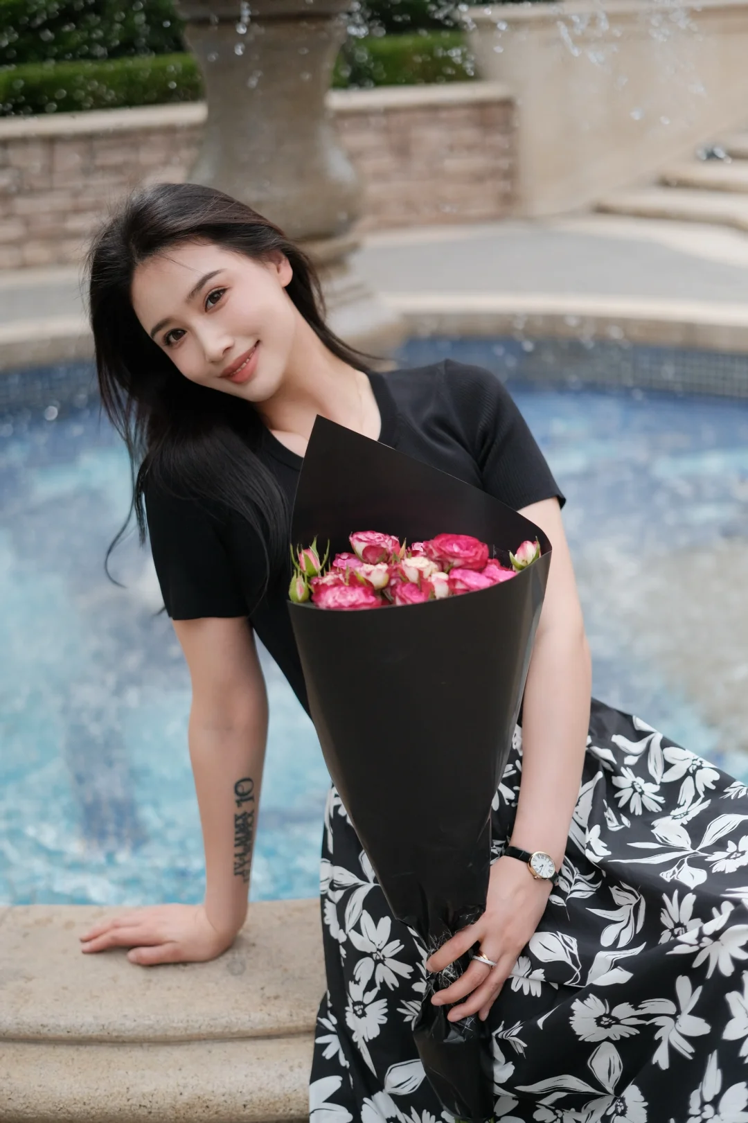 所谓浪漫 不过是裙角有风 衣上有花💐