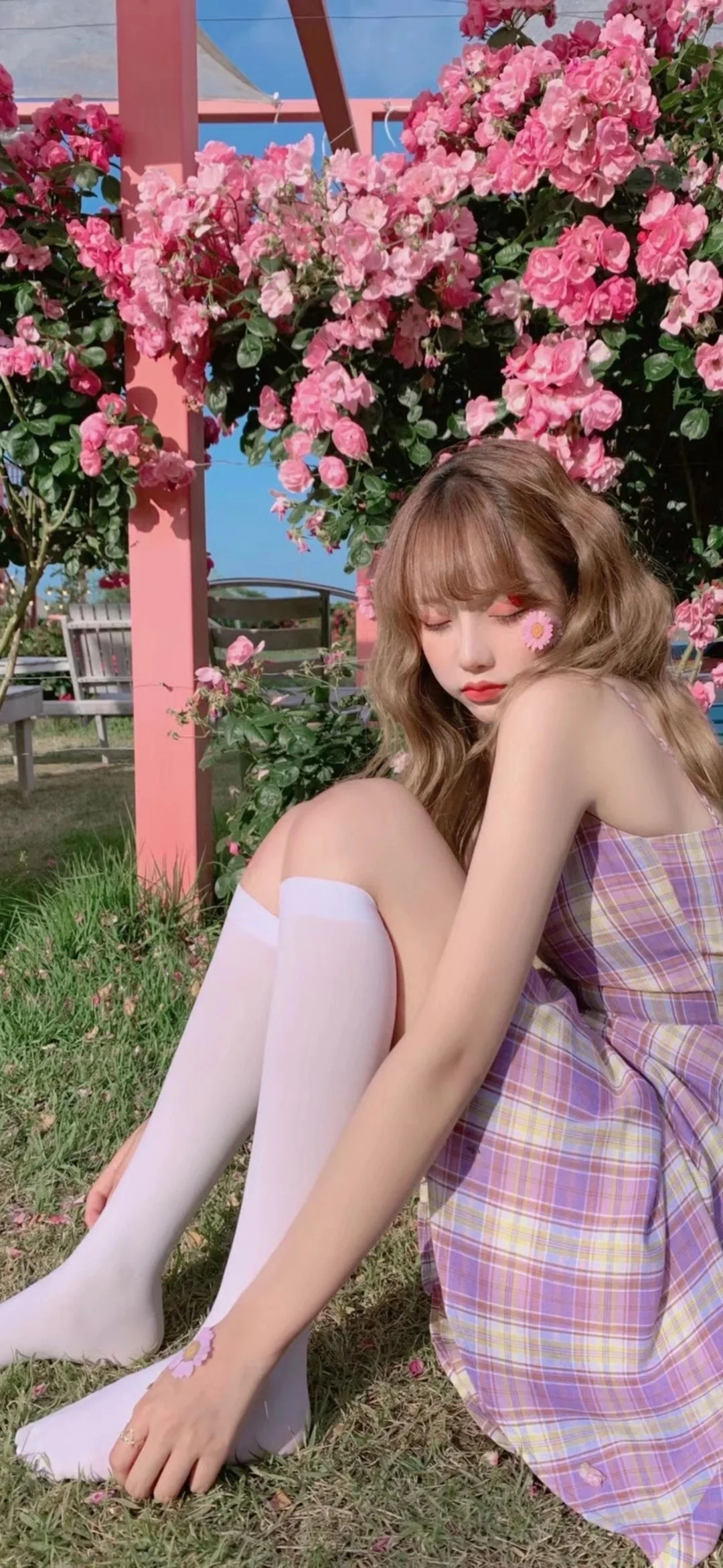 听说 夏天和美女壁纸更配哦