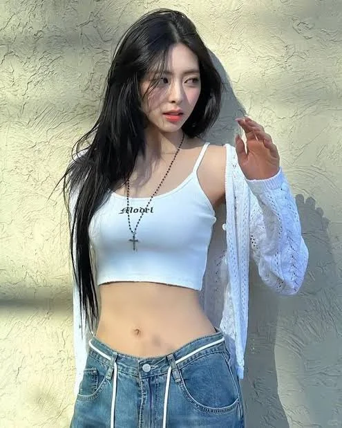 们JYP是盛产折角腰吗😳