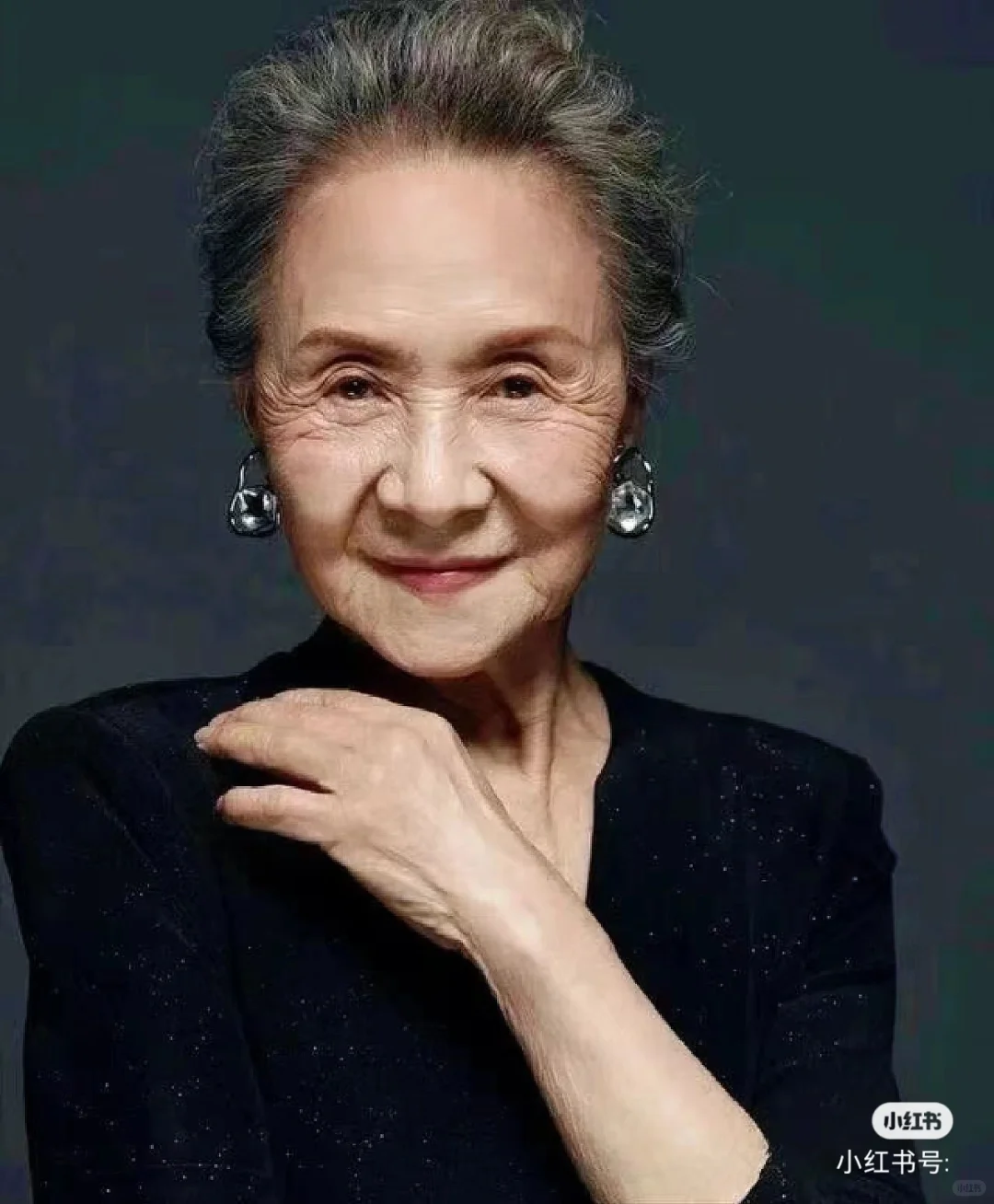 女人若优雅，岁月又何妨。