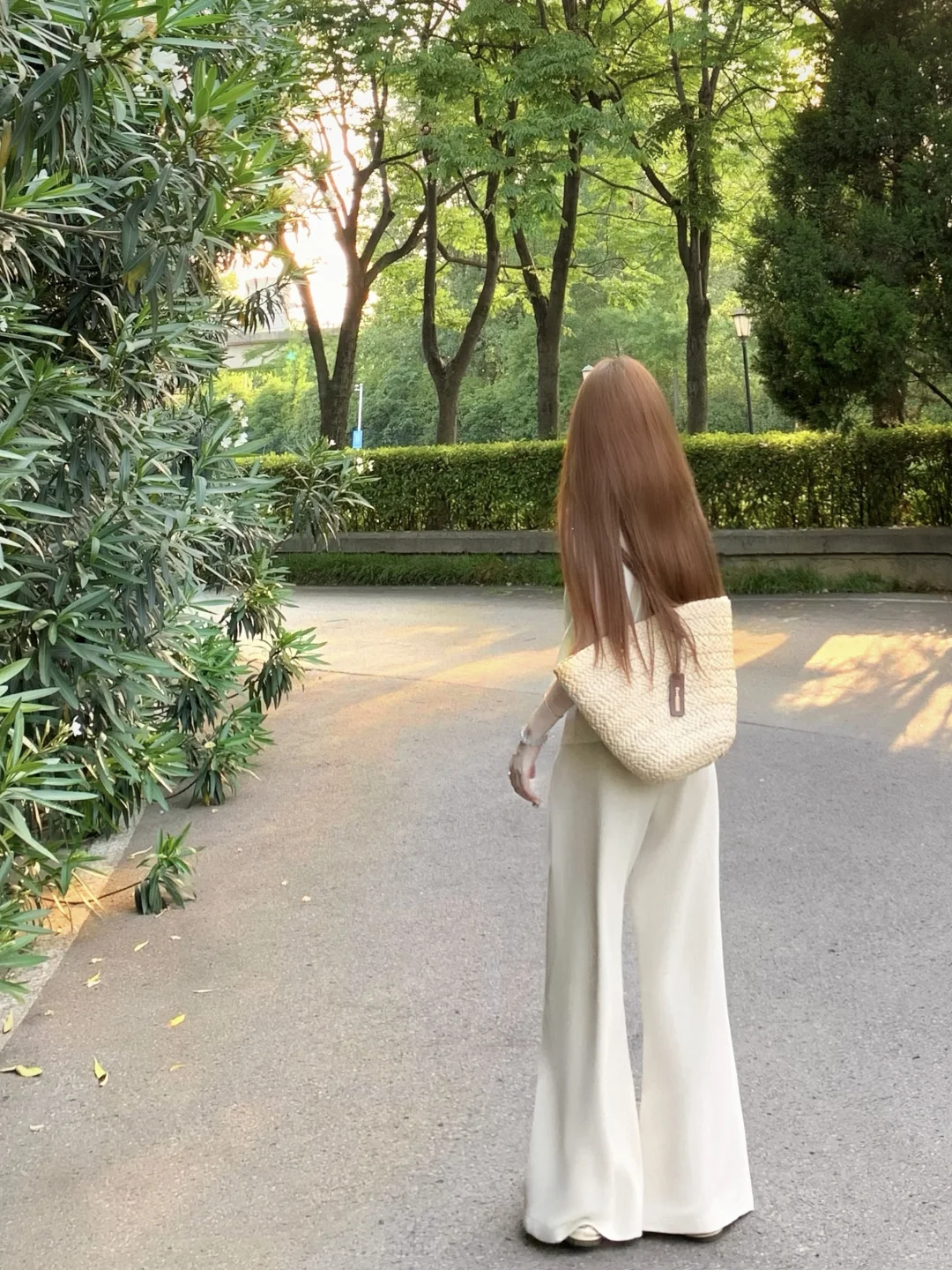🌆杏色套装好温柔！简单气质的通勤穿搭～